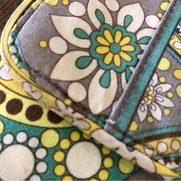 Vera Bradley Lemon Parfait Tiny Traveler Crossbody - Picture 2 of 14